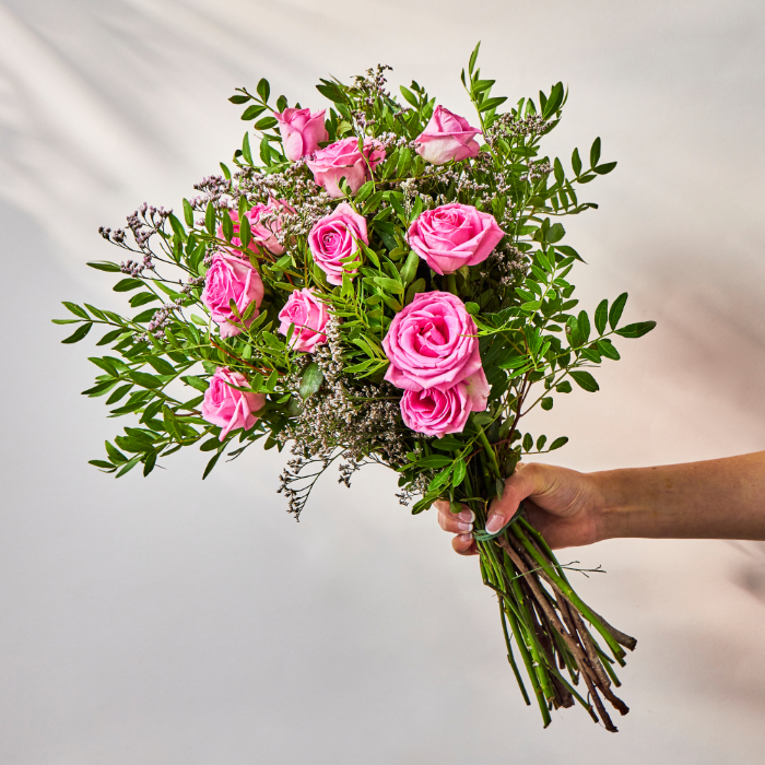 Pink Dozen Roses Flower Bouquet - FREE DELIVERY